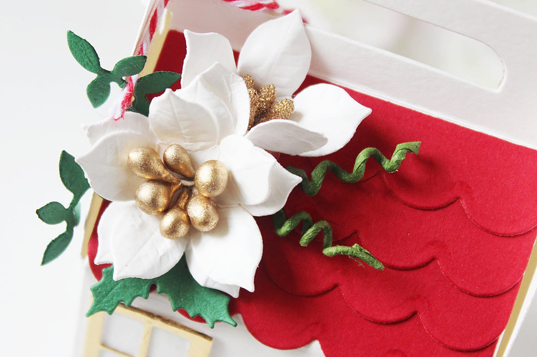 A Charming Christmas Inspiration | Cottage Houses with Hussena