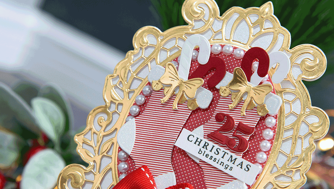 Layered Dimensional Die Cutting. Episode #3 - Shaped Christmas Card