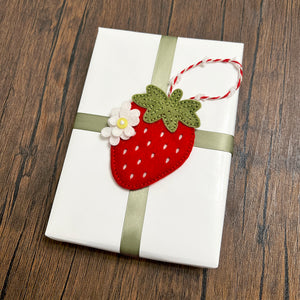 Felt Berry Blossom Etched Dies by Nichol Spohr
