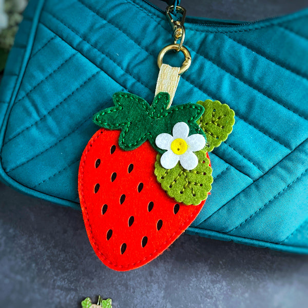 Felt Berry Blossom Etched Dies by Nichol Spohr