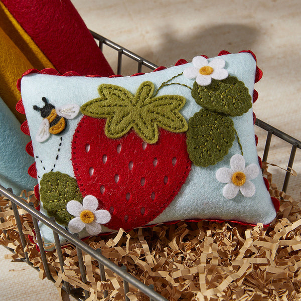 Felt Berry Blossom Etched Dies by Nichol Spohr